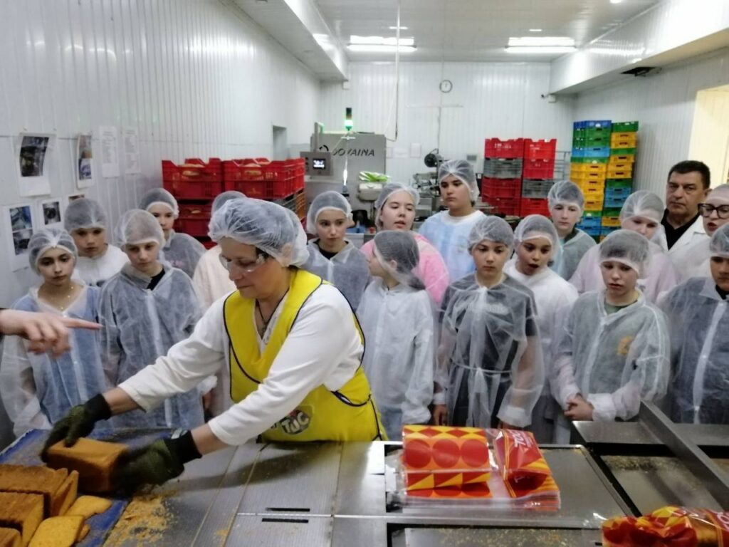 Звідки береться хліб: Івано-Франківський хлібокомбінат відкрив двері для школярів